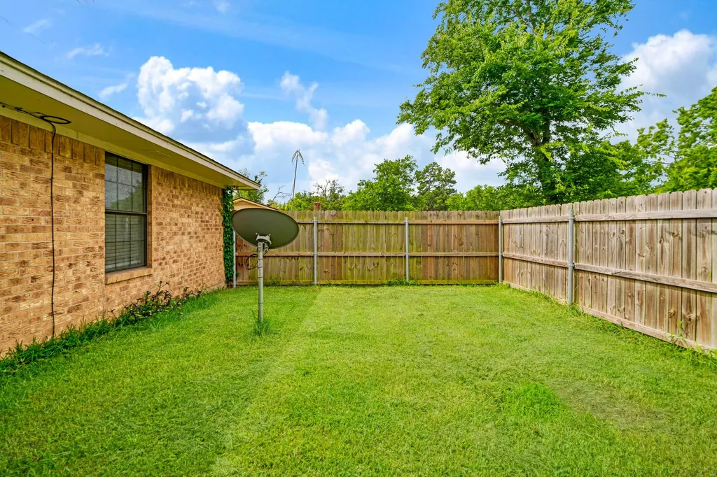 615 N Main Street Bogata TX 75417