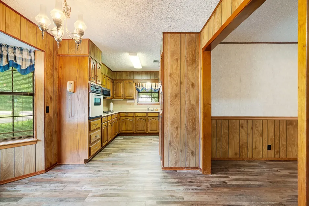 615 N Main Street Bogata TX 75417
