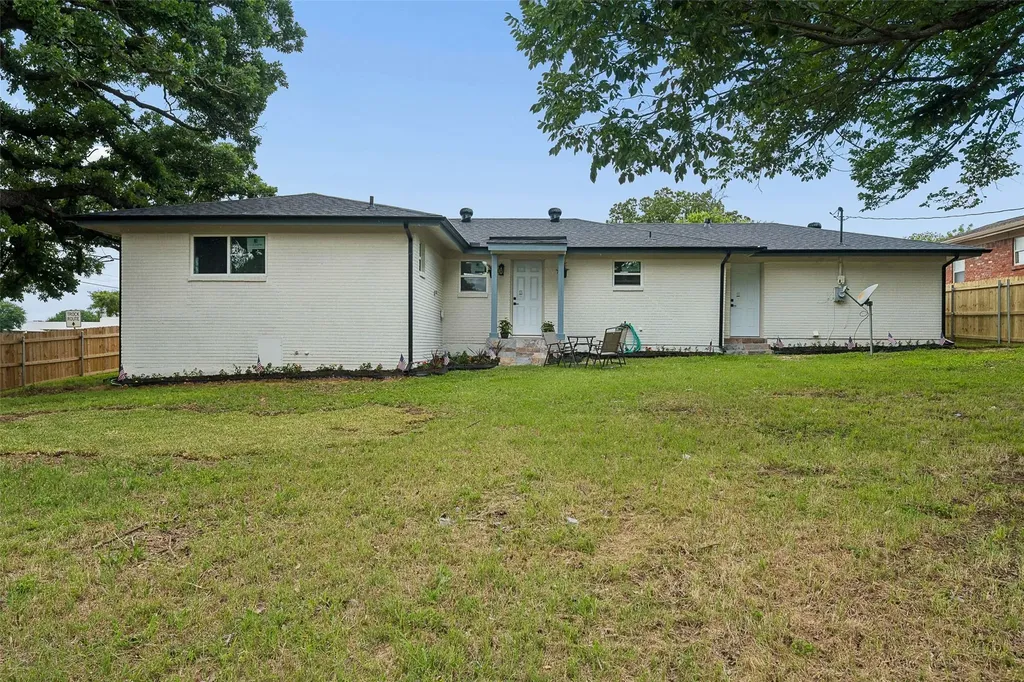 800 Lee Drive Bedford TX 76022