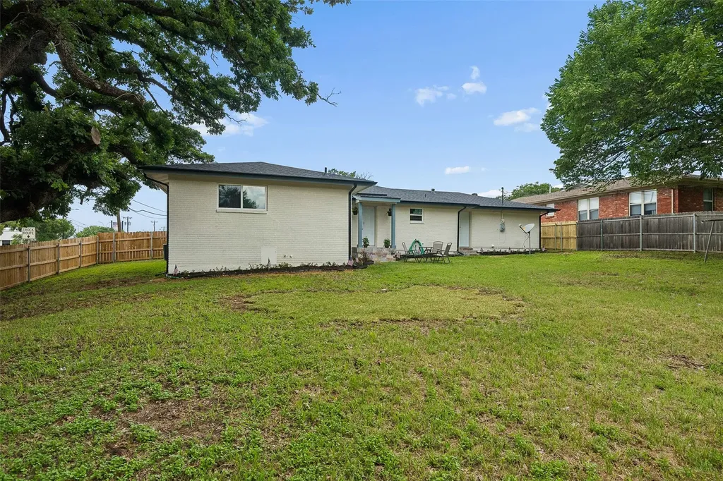 800 Lee Drive Bedford TX 76022
