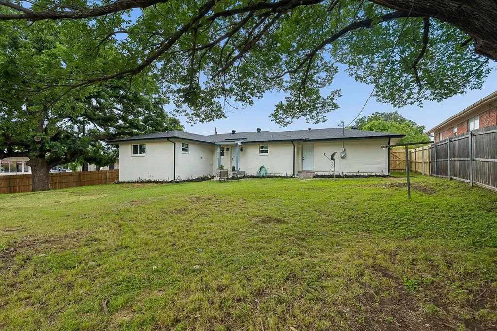 800 Lee Drive Bedford TX 76022