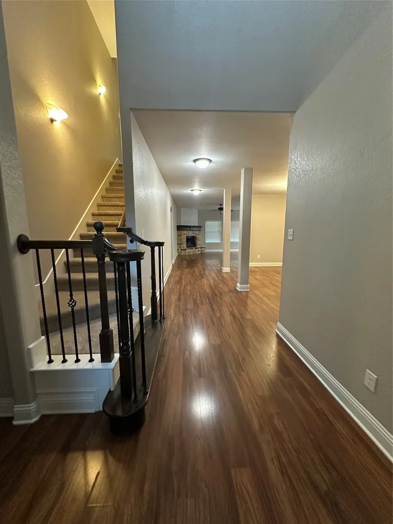 210 Debbie Way Red Oak TX 75154