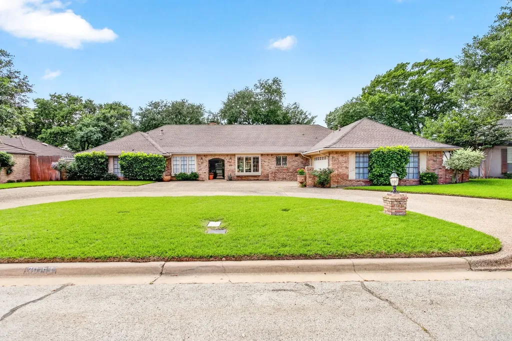 North Richland Hills TX, 3929 Diamond Loch W