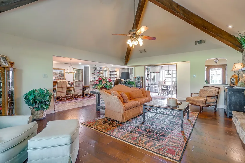3929 Diamond Loch W North Richland Hills TX 76180