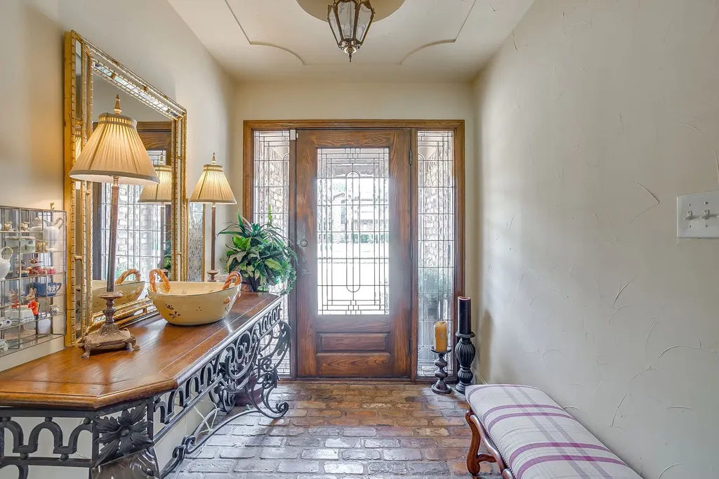 3929 Diamond Loch W North Richland Hills TX 76180