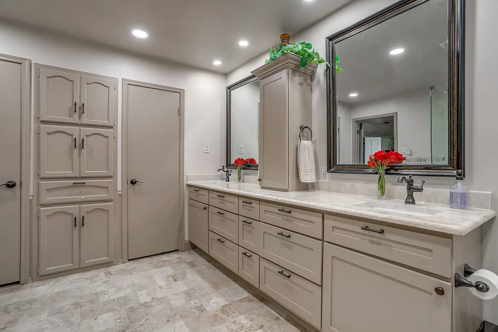 3929 Diamond Loch W North Richland Hills TX 76180