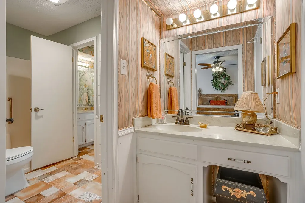 3929 Diamond Loch W North Richland Hills TX 76180