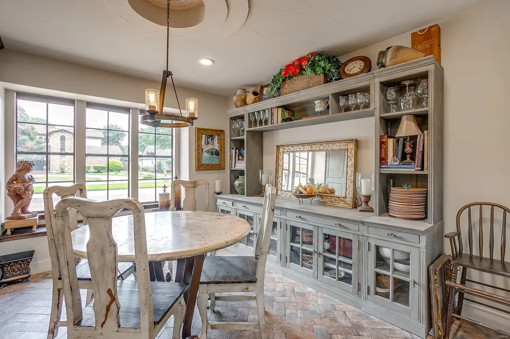 3929 Diamond Loch W North Richland Hills TX 76180