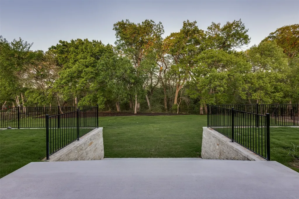 4636 Lake Breeze Drive Mckinney TX 75071
