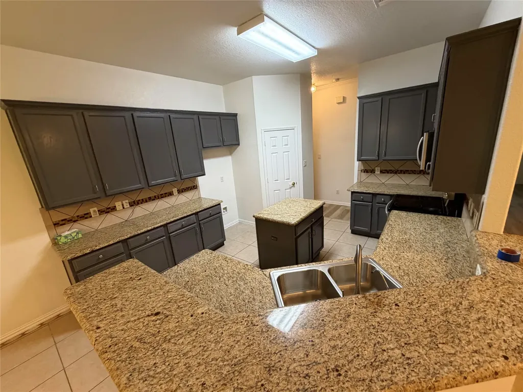 2117 Shorthorn Trail Crowley TX 76036
