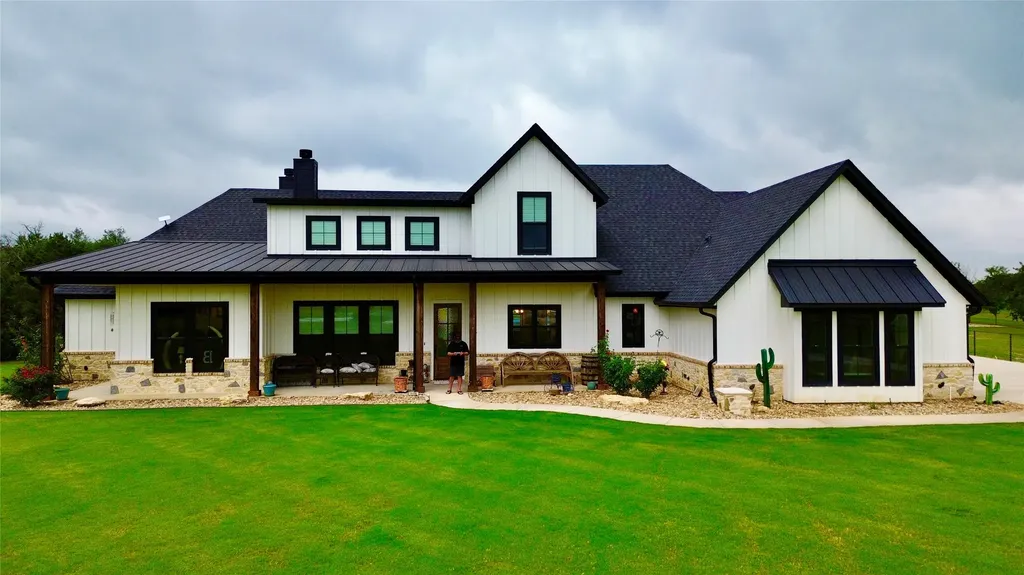 Weatherford TX, 1096 Timber Hills Drive