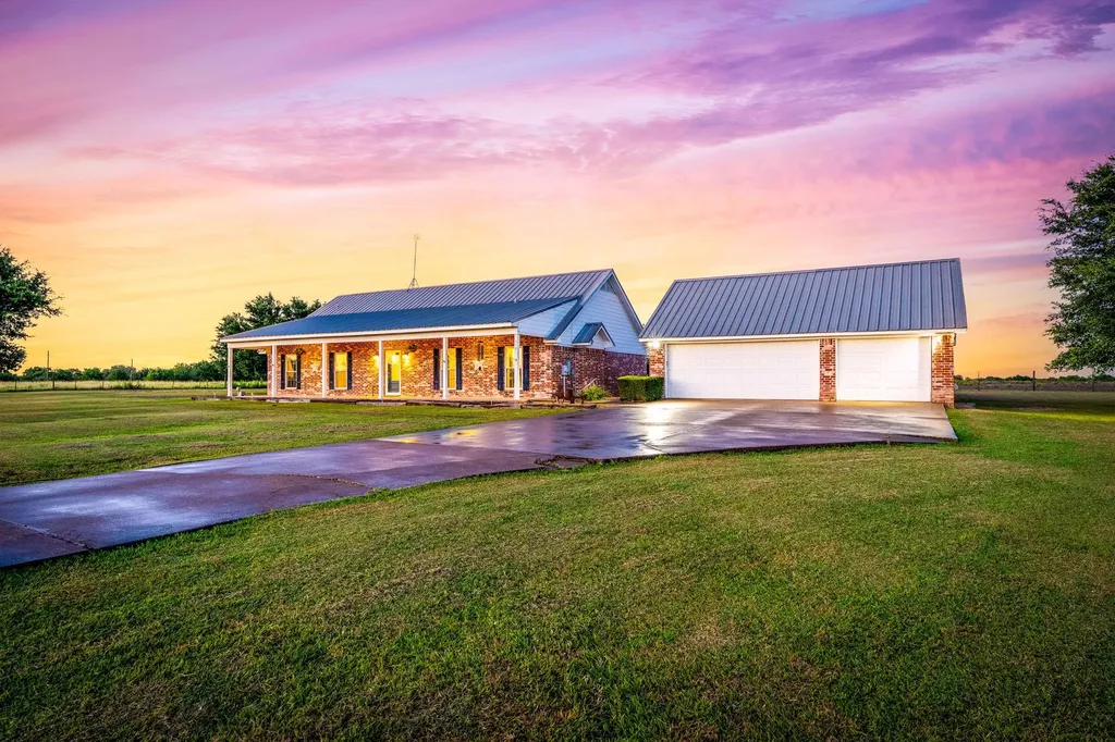 314 Jackson Heights Lorena TX 76655