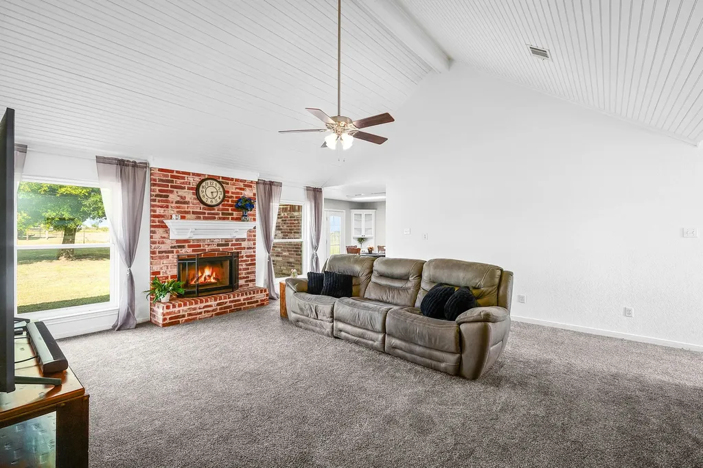 314 Jackson Heights Lorena TX 76655