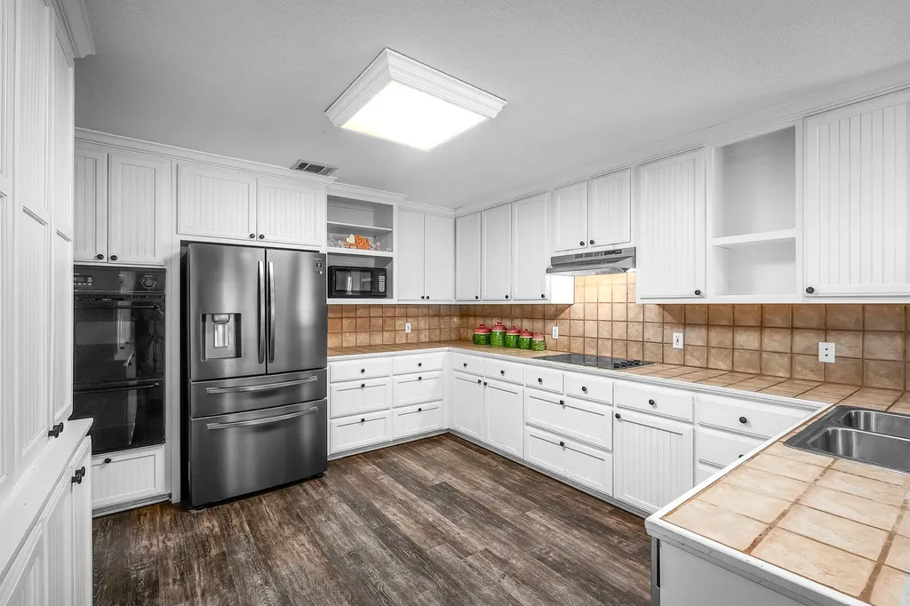 314 Jackson Heights Lorena TX 76655