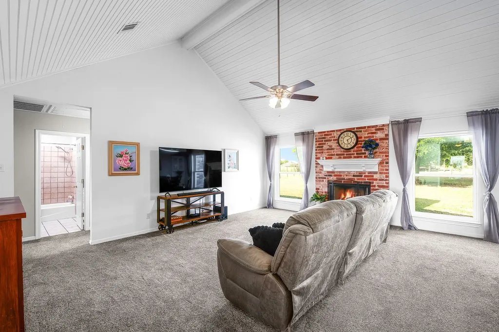 314 Jackson Heights Lorena TX 76655