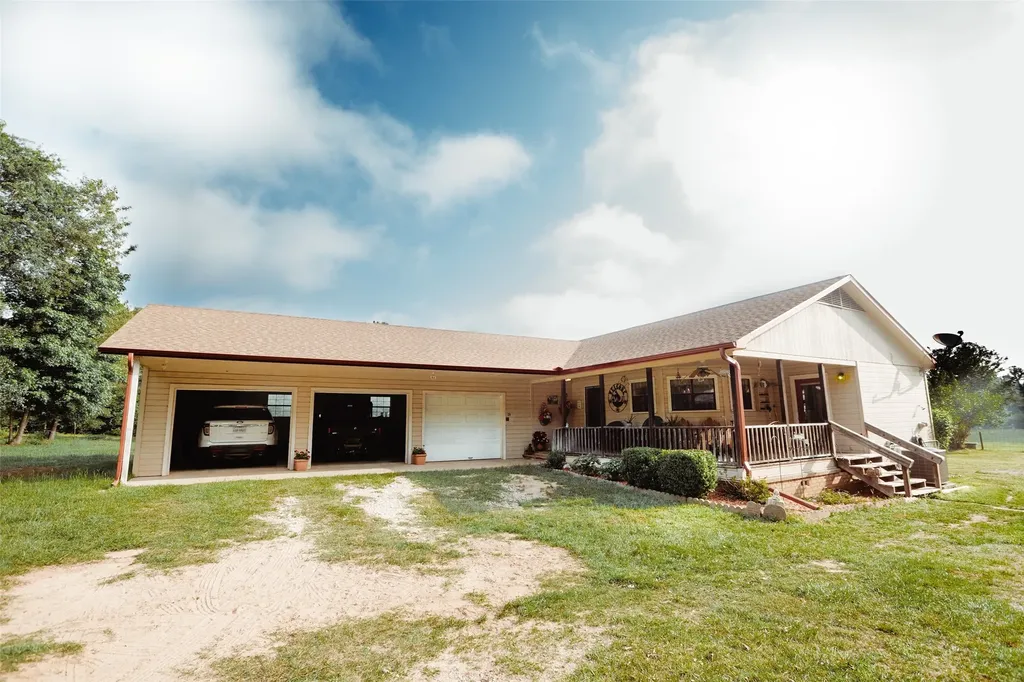 1211 An County Road 153 Palestine TX 75801