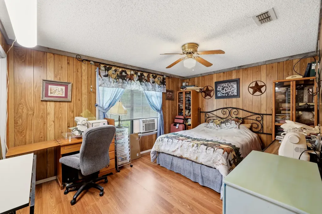 1211 An County Road 153 Palestine TX 75801