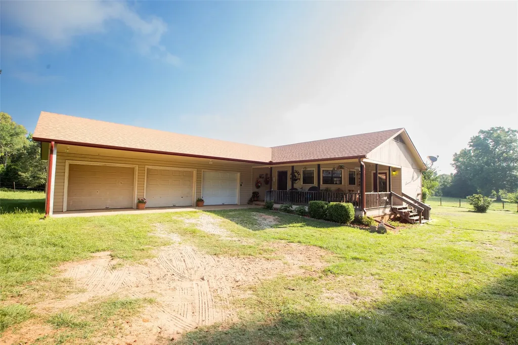 1211 An County Road 153 Palestine TX 75801