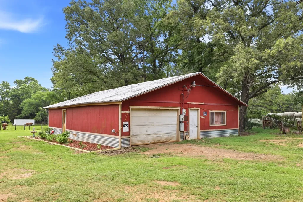 1211 An County Road 153 Palestine TX 75801