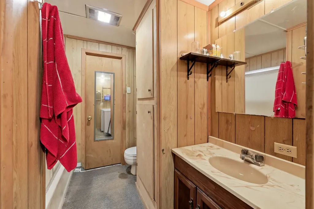 1211 An County Road 153 Palestine TX 75801