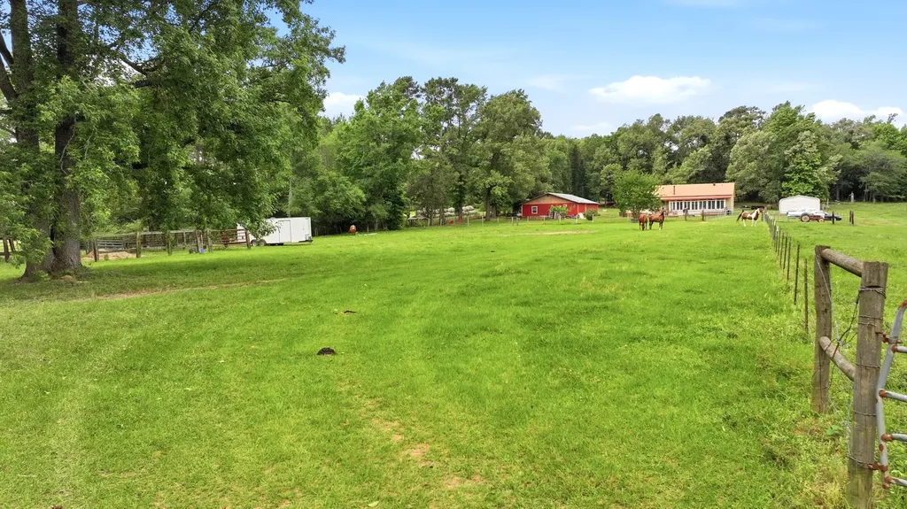 1211 An County Road 153 Palestine TX 75801