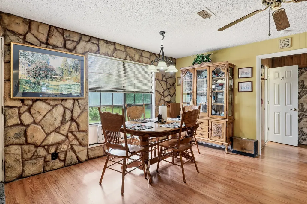 1211 An County Road 153 Palestine TX 75801