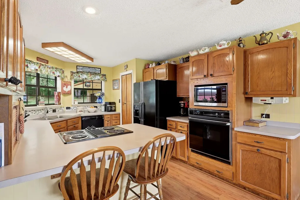 1211 An County Road 153 Palestine TX 75801