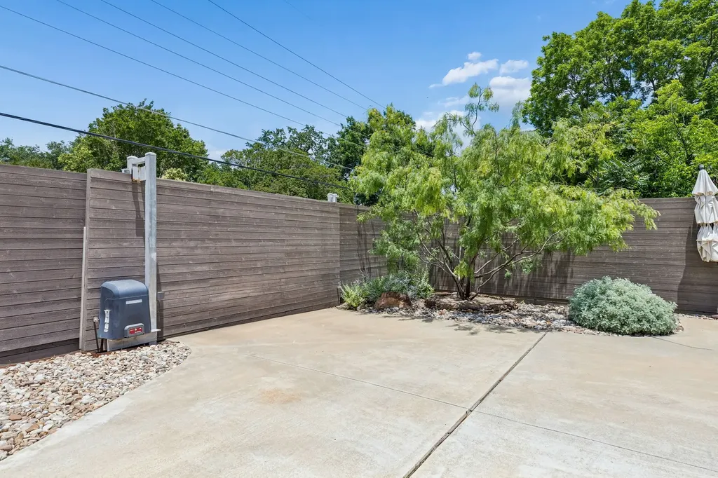 11057 Mandalay Drive Dallas TX 75228