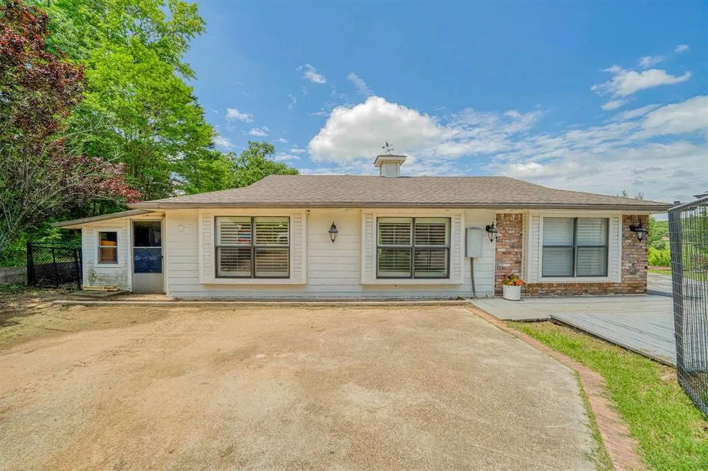1936 B Silver Maple Road Big Sandy TX 75755