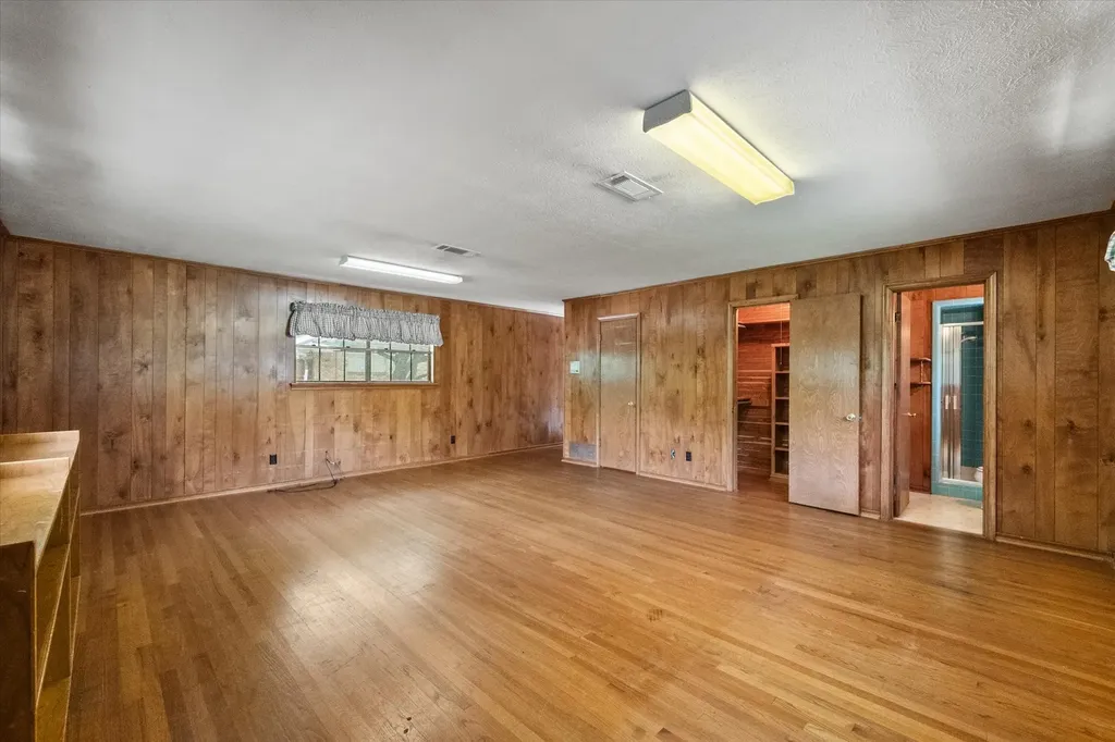 10111 Estate Lane Dallas TX 75238
