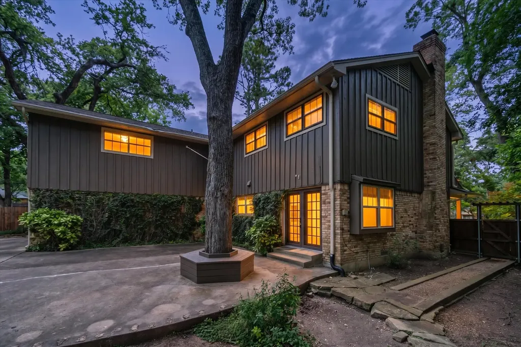 10111 Estate Lane Dallas TX 75238