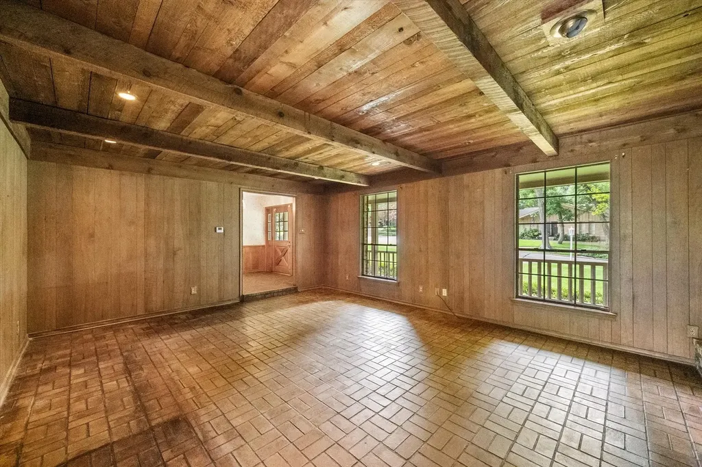 10111 Estate Lane Dallas TX 75238