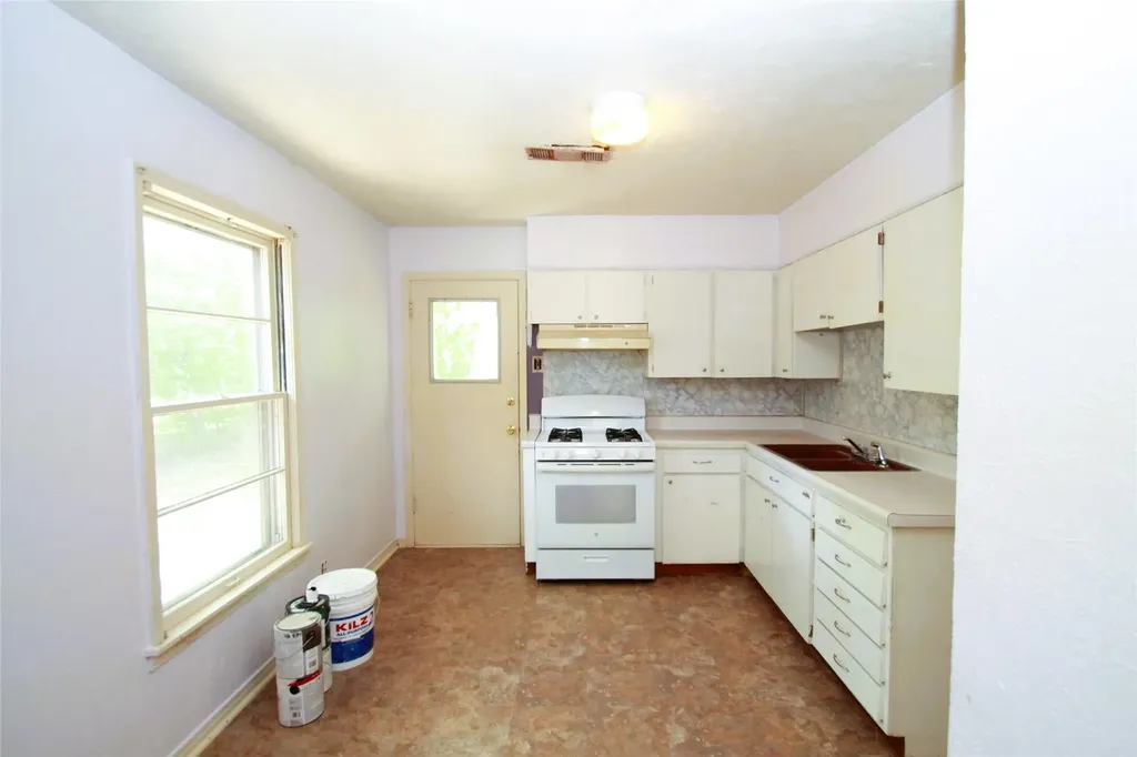 808 Emery Street Denton TX 76201