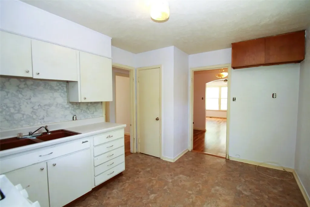 808 Emery Street Denton TX 76201