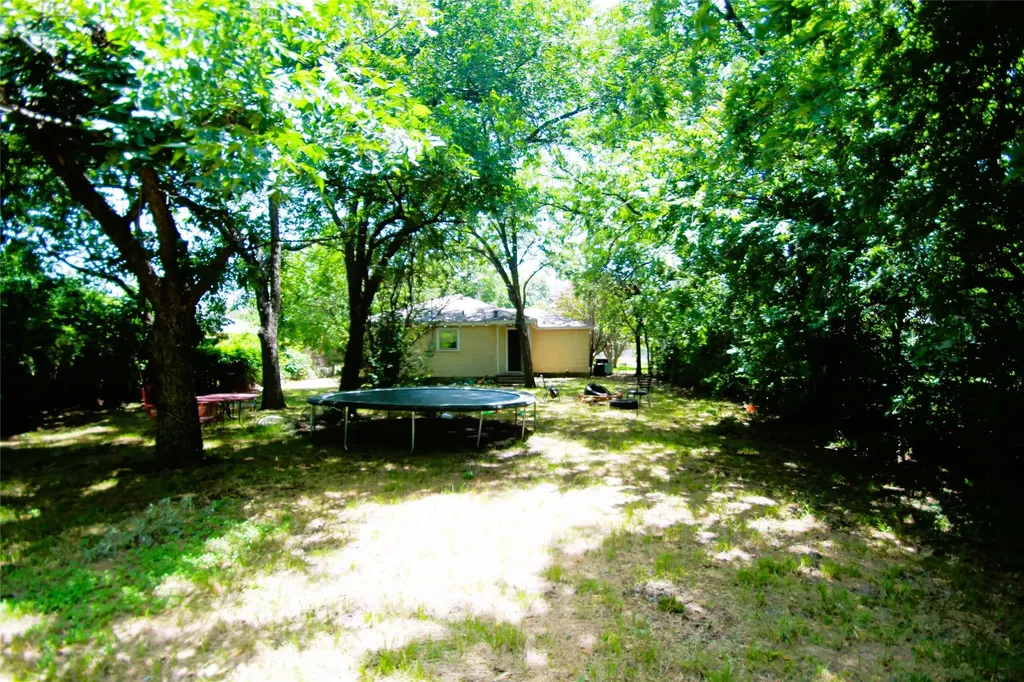 808 Emery Street Denton TX 76201