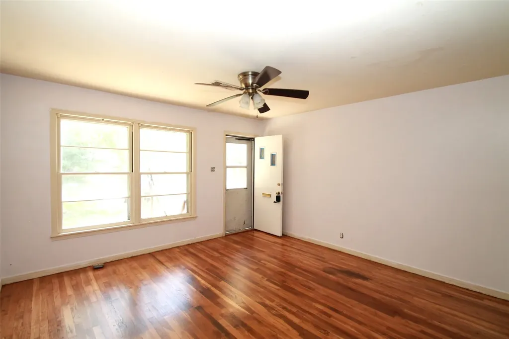 808 Emery Street Denton TX 76201