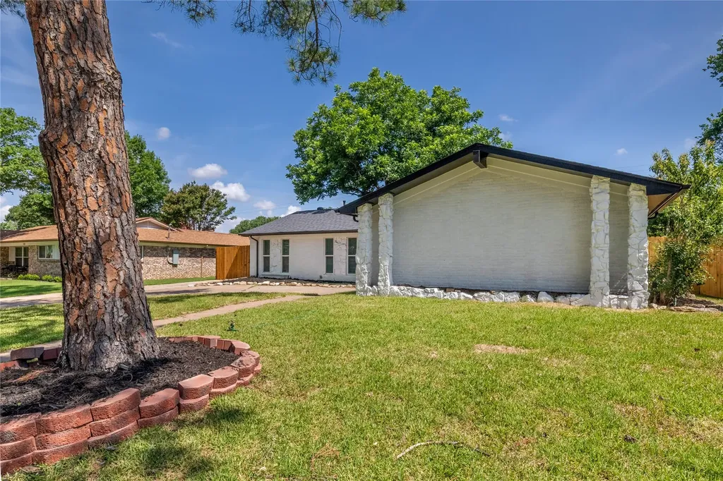 524 Circleview Drive N Hurst TX 76054