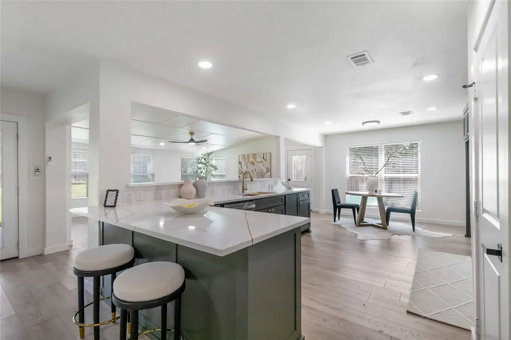 524 Circleview Drive N Hurst TX 76054