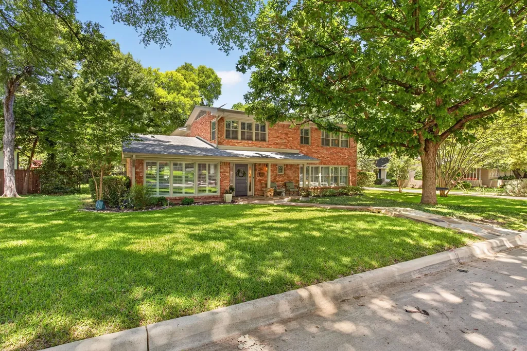 3712 Fox Hollow Street Fort Worth TX 76109