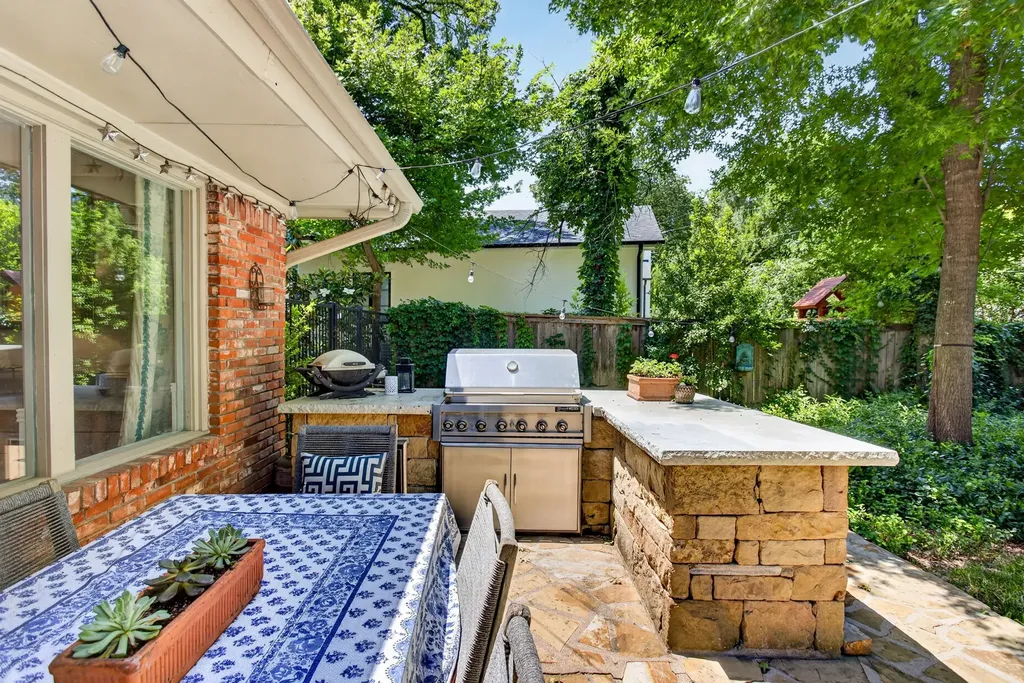 3712 Fox Hollow Street Fort Worth TX 76109