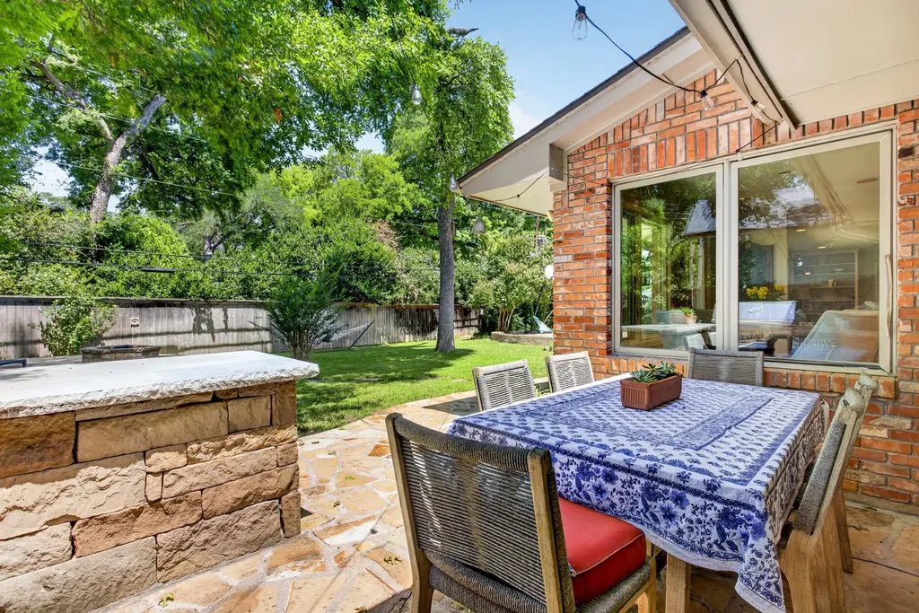 3712 Fox Hollow Street Fort Worth TX 76109