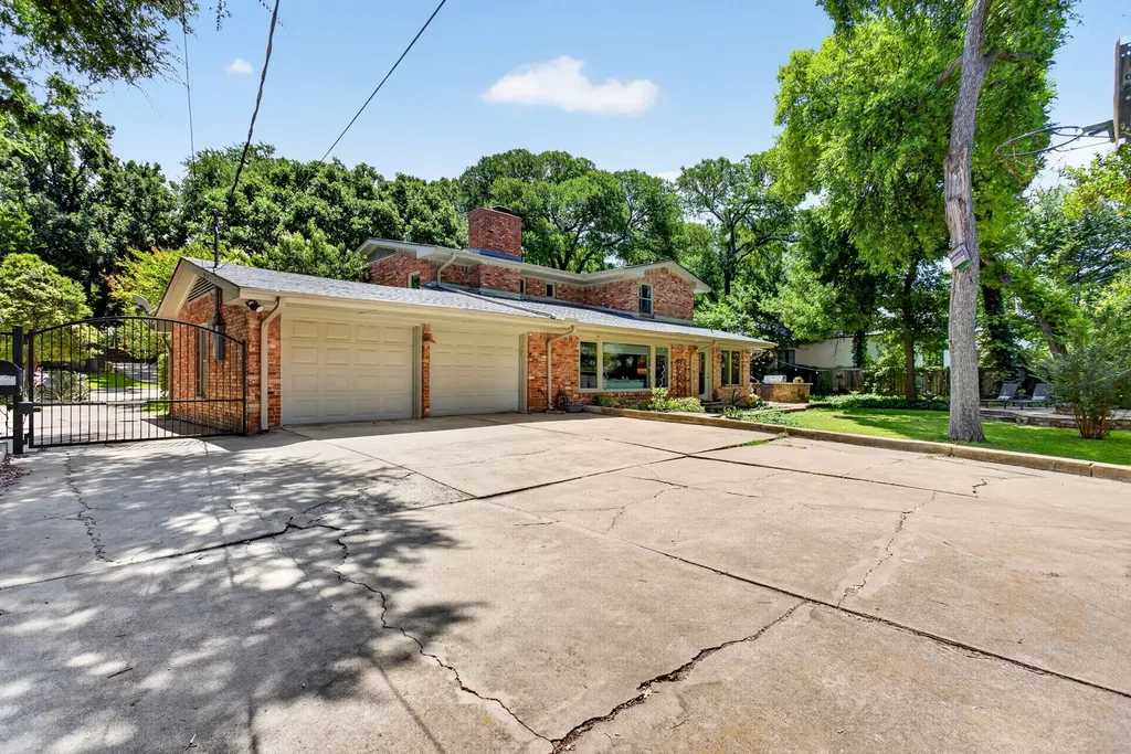 3712 Fox Hollow Street Fort Worth TX 76109
