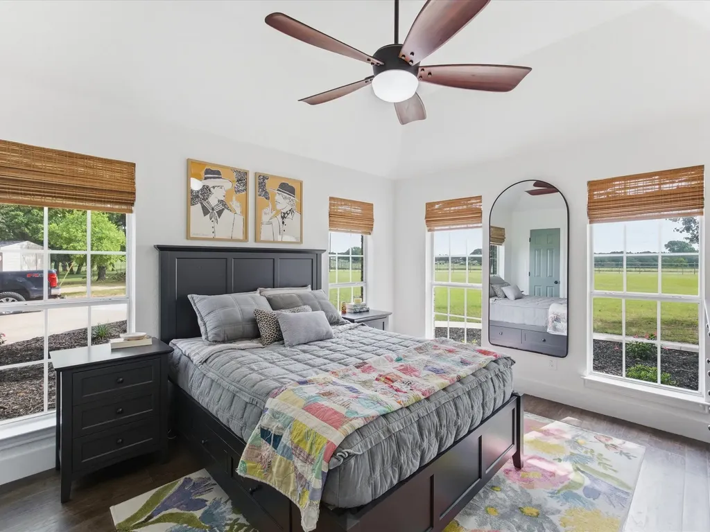 210 County Road 2696 Alvord TX 76225