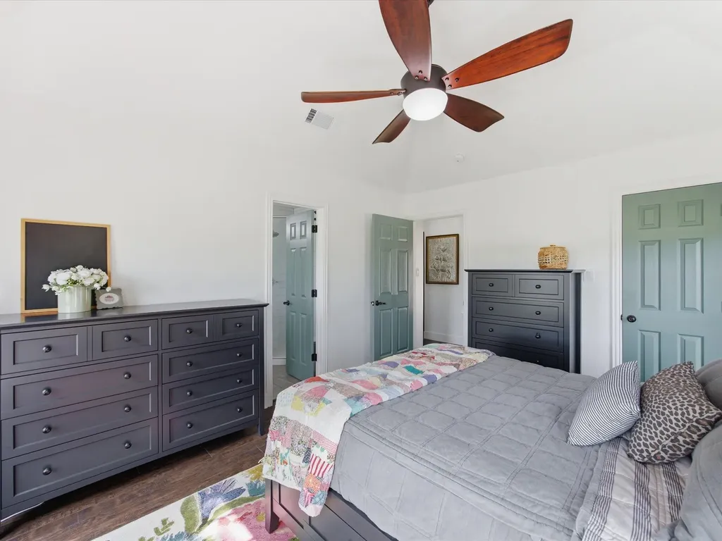 210 County Road 2696 Alvord TX 76225