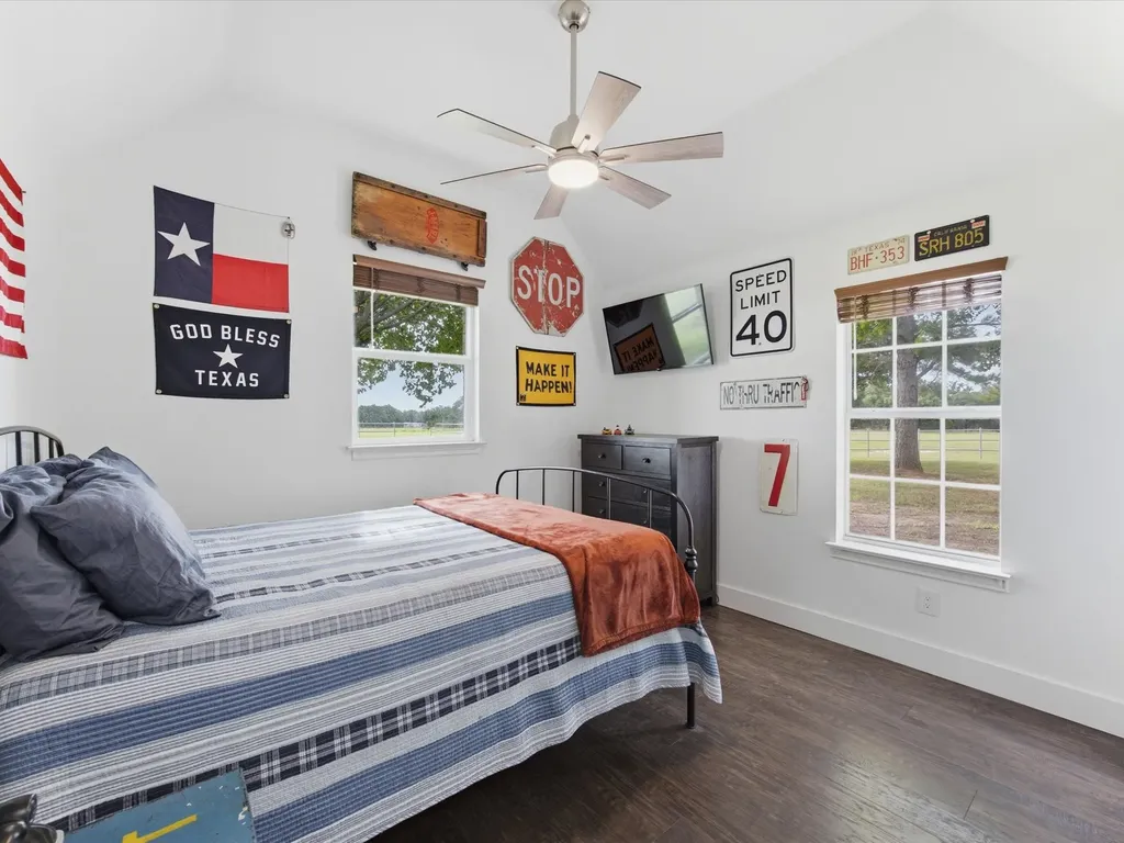 210 County Road 2696 Alvord TX 76225