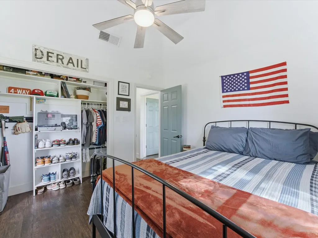 210 County Road 2696 Alvord TX 76225