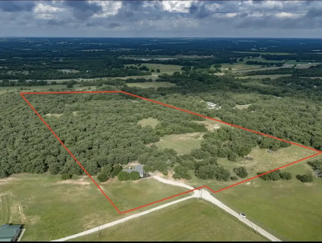 210 County Road 2696 Alvord TX 76225
