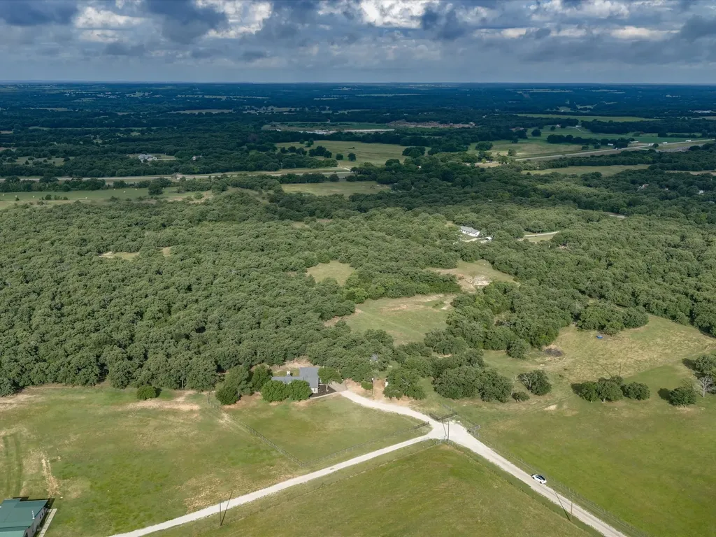 210 County Road 2696 Alvord TX 76225