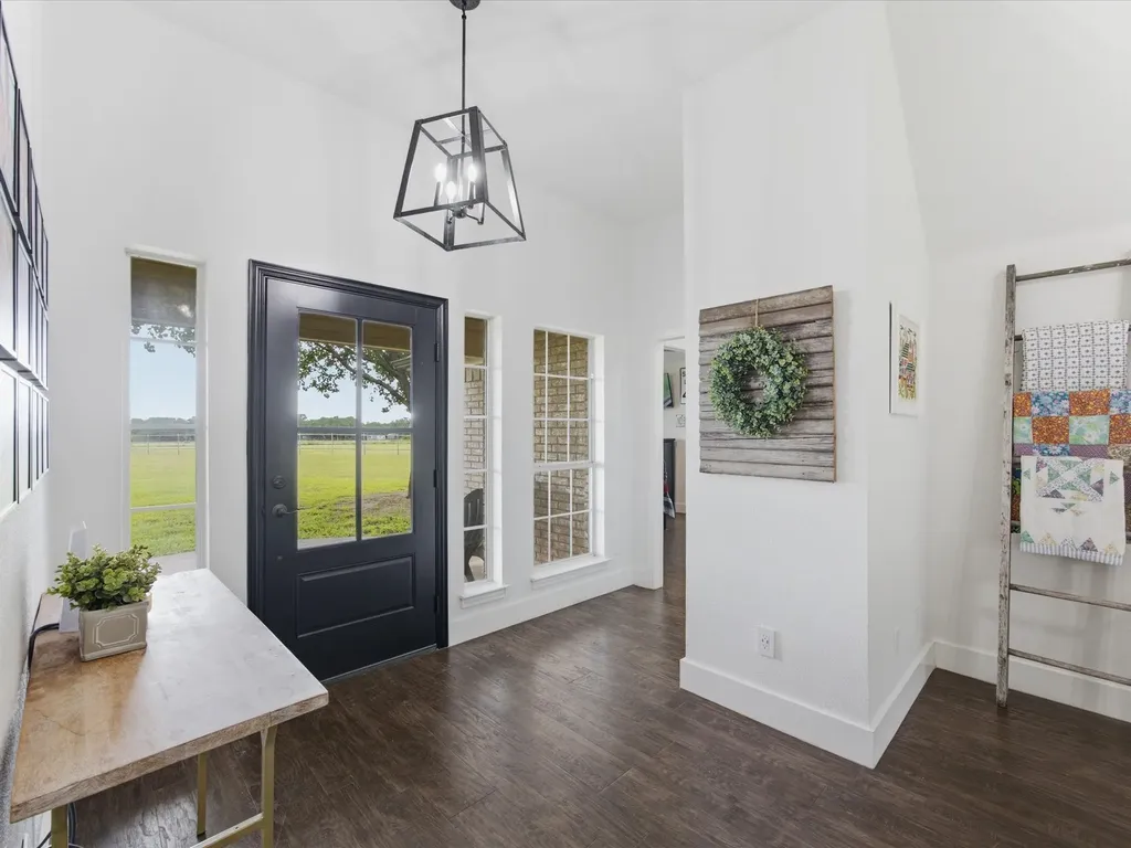 210 County Road 2696 Alvord TX 76225