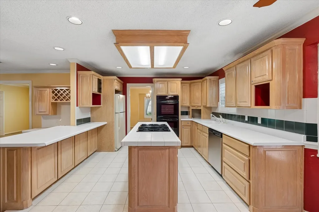 4204 Biscayne Drive Haltom City TX 76117